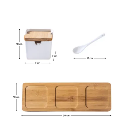 Set troch bielych keramických koreničiek s bambusovým vrchnákom a podnosom. Zahŕňa aj bielu lyžičku. Rozmery koreničky: 9x9x10 cm, podnos: 30x10 cm, lyžička: 13 cm.