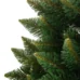 Detail ihličia umelého vianočného stromčeka v kvetináči, zelená farba